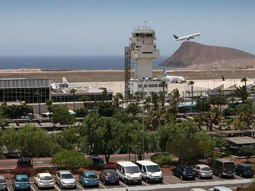 เท่าไหร่ที่จะบินไป Tenerife จากมอสโก