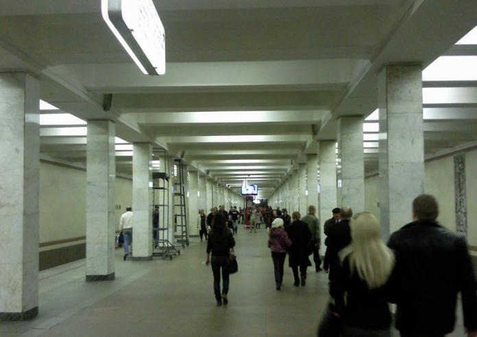 สถานีรถไฟใต้ดิน 